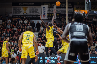 27. kolo TIPOS SBL: BC Prievidza - Patrioti Levice 96:69 (Vladimír Králik)