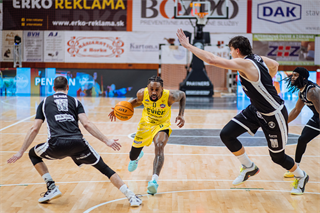 27. kolo TIPOS SBL: BC Prievidza - Patrioti Levice 96:69 (Vladimír Králik)