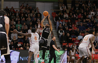 29. kolo TIPOS SBL: BC Prievidza : BKM Mimel Lučenec 83:90 (Ladislav Szibilla)