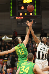BC Prievidza – Patrioti Levice 70:62 (foto: Ladislav Szibilla)