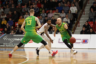 BC Prievidza – Patrioti Levice 70:62 (foto: Ladislav Szibilla)