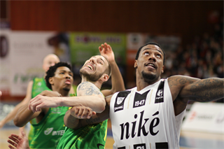BC Prievidza – Patrioti Levice 70:62 (foto: Ladislav Szibilla)