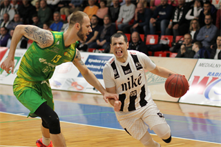 BC Prievidza – Patrioti Levice 70:62 (foto: Ladislav Szibilla)