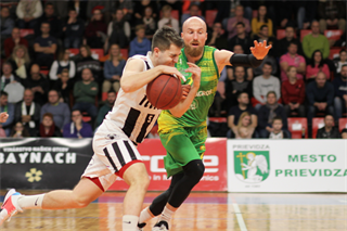 BC Prievidza – Patrioti Levice 70:62 (foto: Ladislav Szibilla)