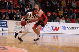 BC Prievidza - MBK Rieker COM-Therm Komárno 113:77 (foto: Ladislav Szibilla)