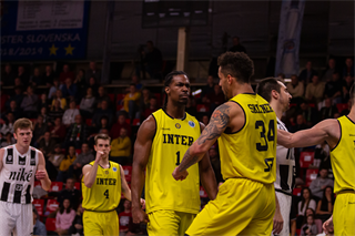 BC Prievidza - Inter Bratislava 77:61 (foto: Jakub Ruman)
