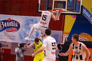BC Prievidza - Inter Bratislava 77:61 (foto: Jakub Ruman)