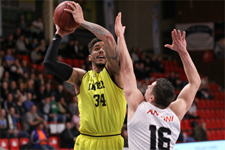 BC Prievidza - Inter Bratislava 77:61 (foto: Ladislav Szibilla)