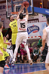 BC Prievidza - Inter Bratislava 77:61 (foto: Ladislav Szibilla)