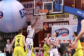 BC Prievidza - Inter Bratislava 77:61 (foto: Ladislav Szibilla)
