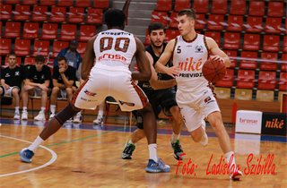 4. kolo SBL BC Prievidza - MBK Baník Handlová 97:87 (foto: Ladislav Szibilla)