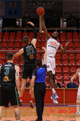 4. kolo SBL BC Prievidza - MBK Baník Handlová 97:87 (foto: Ladislav Szibilla)