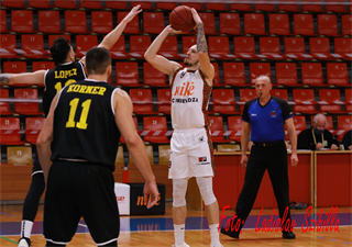 7. kolo SBL BC Prievidza - Inter Bratislava 75:72 (foto: Ladislav Szibilla)