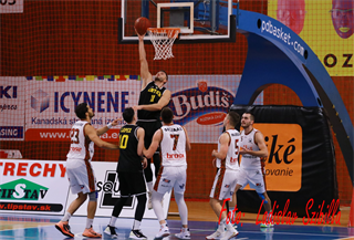 7. kolo SBL BC Prievidza - Inter Bratislava 75:72 (foto: Ladislav Szibilla)