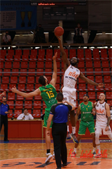 8. kolo SBL BC Prievidza - Patrioti Levice 76:75 (foto: Ladislav Szibilla)