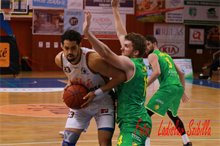8. kolo SBL BC Prievidza - Patrioti Levice 76:75 (foto: Ladislav Szibilla)