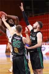 18. kolo SBL BC Prievidza - MBK Baník Handlová 88:78 (foto: Ladislav Szibilla)