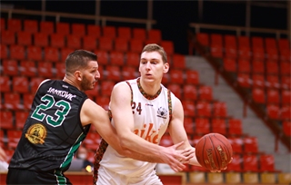18. kolo SBL BC Prievidza - MBK Baník Handlová 88:78 (foto: Ladislav Szibilla)