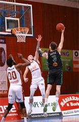 18. kolo SBL BC Prievidza - MBK Baník Handlová 88:78 (foto: Ladislav Szibilla)
