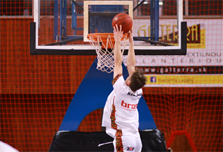 26. kolo SBL BC Prievidza - Iskra Svit 106:88 (foto: Ladislav Szibilla)