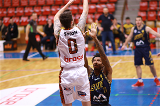 26. kolo SBL BC Prievidza - Iskra Svit 106:88 (foto: Ladislav Szibilla)