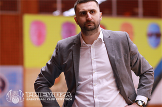 32. kolo SBL BC Prievidza - MBK Baník Handlová 95:76 (foto: Ladislav Szibilla)