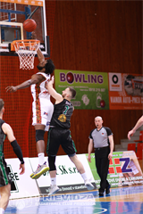 32. kolo SBL BC Prievidza - MBK Baník Handlová 95:76 (foto: Ladislav Szibilla)
