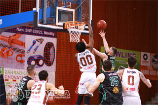 32. kolo SBL BC Prievidza - MBK Baník Handlová 95:76 (foto: Ladislav Szibilla)