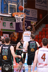 32. kolo SBL BC Prievidza - MBK Baník Handlová 95:76 (foto: Ladislav Szibilla)