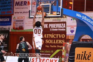 32. kolo SBL BC Prievidza - MBK Baník Handlová 95:76 (foto: Ladislav Szibilla)