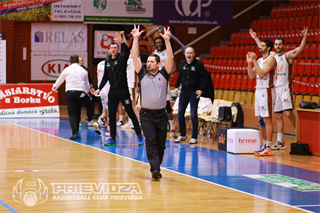 32. kolo SBL BC Prievidza - MBK Baník Handlová 95:76 (foto: Ladislav Szibilla)