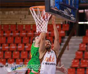 36. kolo SBL BC Prievidza - Patrioti Levice 73:67 (foto: Ladislav Szibilla)