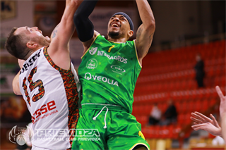 36. kolo SBL BC Prievidza - Patrioti Levice 73:67 (foto: Ladislav Szibilla)