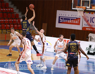 40. kolo SBL BC Prievidza – Iskra Svit 118:104* (foto: Ladislav Szibilla)