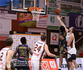 40. kolo SBL BC Prievidza – Iskra Svit 118:104* (foto: Ladislav Szibilla)