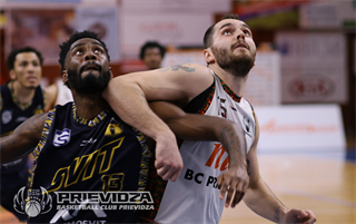 40. kolo SBL BC Prievidza – Iskra Svit 118:104* (foto: Ladislav Szibilla)