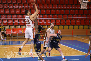 40. kolo SBL BC Prievidza – Iskra Svit 118:104* (foto: Ladislav Szibilla)