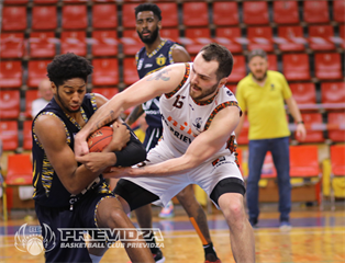 40. kolo SBL BC Prievidza – Iskra Svit 118:104* (foto: Ladislav Szibilla)