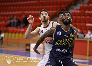 40. kolo SBL BC Prievidza – Iskra Svit 118:104* (foto: Ladislav Szibilla)