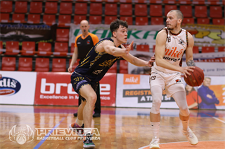 40. kolo SBL BC Prievidza – Iskra Svit 118:104* (foto: Ladislav Szibilla)