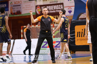 40. kolo SBL BC Prievidza – Iskra Svit 118:104* (foto: Ladislav Szibilla)