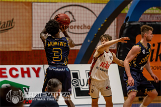 2. zápas BC Prievidza - Iskra Svit 98:82 (foto: Jakub Ruman)