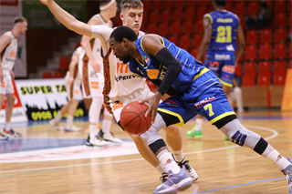 Alpe Adria Cup: BC PRIEVIDZA - BK Sluneta Ústí nad Labem 81:91 (Foto: Ladislav Szibilla)