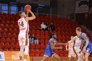 Alpe Adria Cup: BC PRIEVIDZA - BK Sluneta Ústí nad Labem 81:91 (Foto: Ladislav Szibilla)