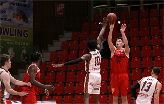 7. Kolo Niké SBL: BC Prievidza - BC Komárno 79:100 (foto: Ladislav Szibilla)