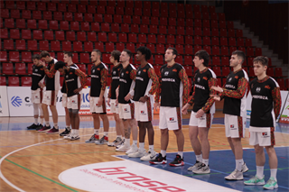 17. Kolo Niké SBL: BC Prievidza - MBK Baník Handlová 90:87 (foto: Ladislav Szibilla)