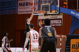 17. Kolo Niké SBL: BC Prievidza - MBK Baník Handlová 90:87 (foto: Ladislav Szibilla)