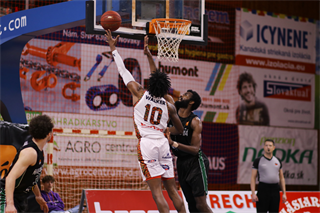 17. Kolo Niké SBL: BC Prievidza - MBK Baník Handlová 90:87 (foto: Ladislav Szibilla)