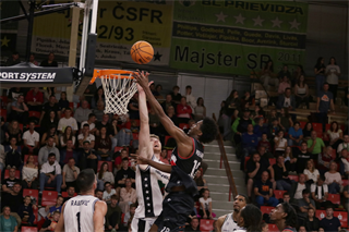 6. Kolo Niké SBL: BC Prievidza - BC Komárno 69:76 (foto: Ladislav Szibilla)	