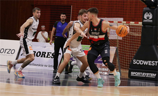 6. Kolo Niké SBL: BC Prievidza - BC Komárno 69:76 (foto: Ladislav Szibilla)	